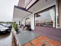 Bunjongburi H. : Comfort and Convenient