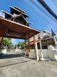 【チェンマイ】ミャンマーの色残るシャン寺院