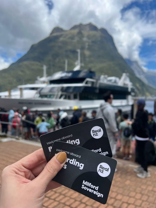 Milford Sound 🛳️ ล่องเรือดูวิวหุบเขาสุดอลังการ 
