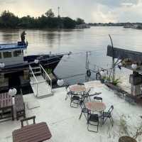 หมี่ ข้าวต้ม ร้านลับริมน้ำตัวเมืองกาญจนบุรี 