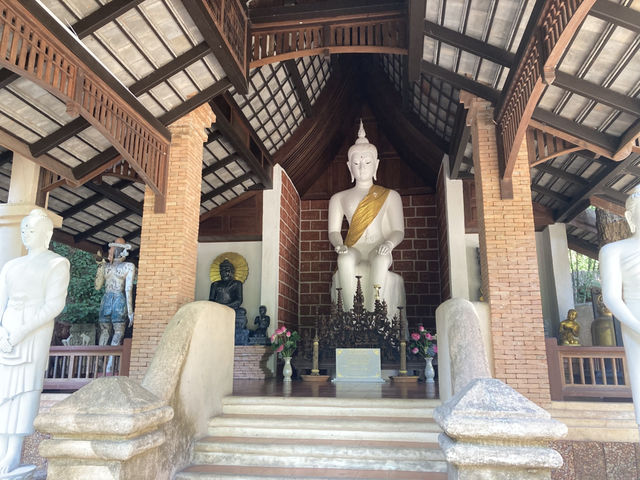 เที่ยวไหว้พระขอพร พักสงบใจ “วัดผาลาด” เชียงใหม่