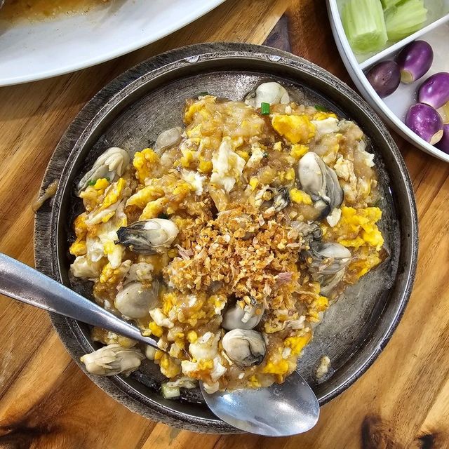 มาทะเลก็ต้องกินอาหารทะเลที่ร้านเจ๊เมี้ยน