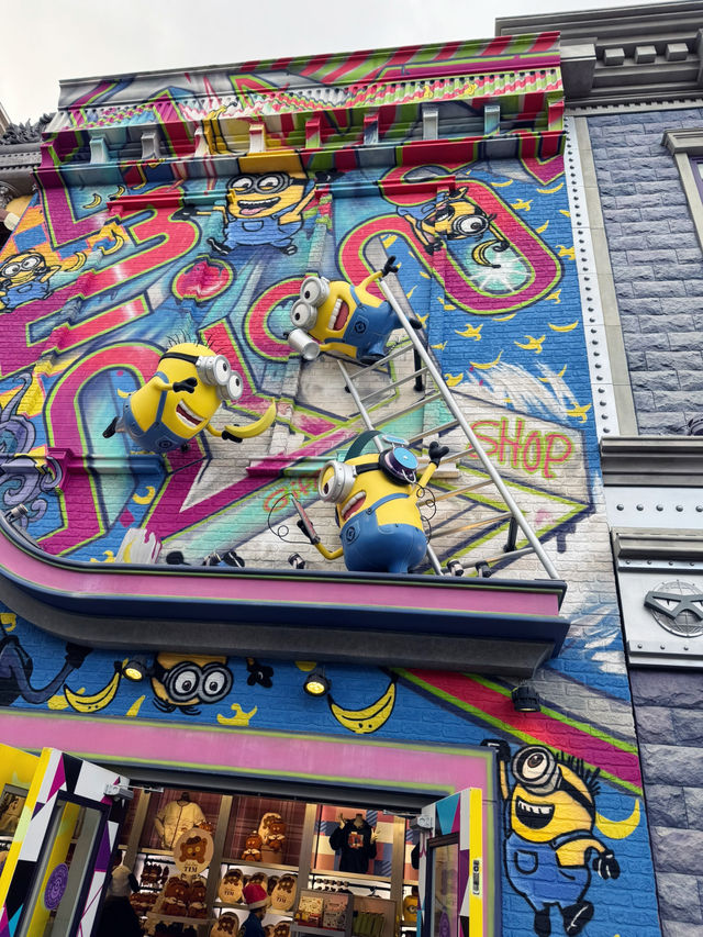 Fun family moment at Universal Studio Japan 