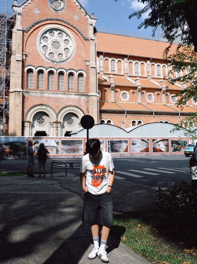 “Notre-Dame Cathedral สัญลักษณ์แห่งโฮจิมินห์