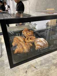 8 Inch by Legend: A Must-Try Bakery for Cake Lovers