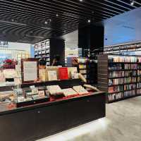 A Solo Escape into Stories and Serenity