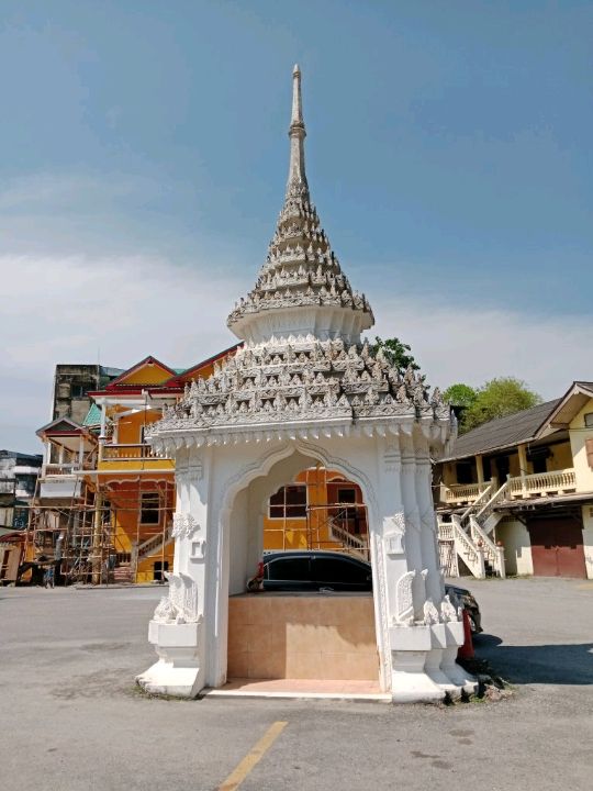 ไหว้พระวัดไทร จังหวัดสุราษฎร์ธานี