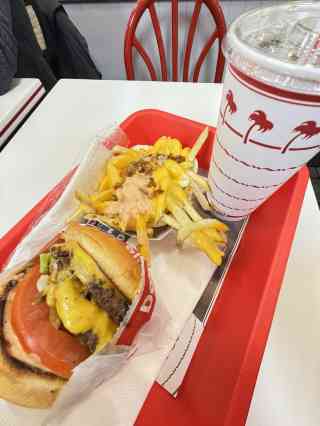 2025 ロサンゼルス レストラン]In-N-Out Burgerの観光ガイド（8