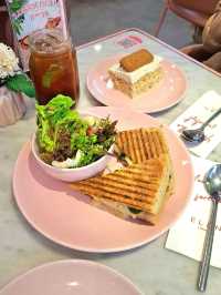 A PINK DATE AT EL & N LONDON CAFE PAVILLION