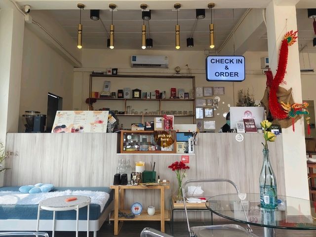 ที่พักในตัวเมืองพิษณุโลก : Polkadot Cafe&Hotel