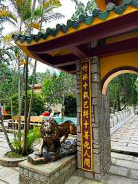 STUNNING BUDDHIST TEMPLE IN DALAT.