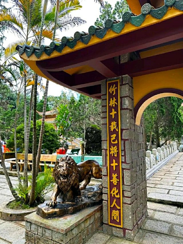 STUNNING BUDDHIST TEMPLE IN DALAT.
