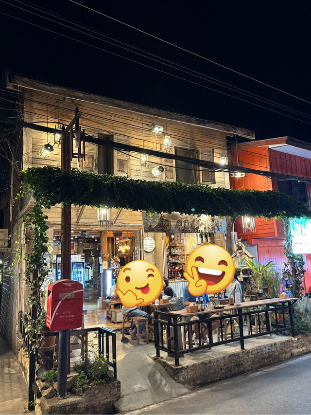 สองผัวเมีย เชียงคาน ครบจบในร้านเดียว ที่พักของกิน