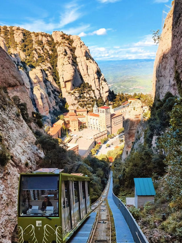 ⛰️ バルセロナ近郊の隠れた名所！1時間で行ける絶景スポット 🌿