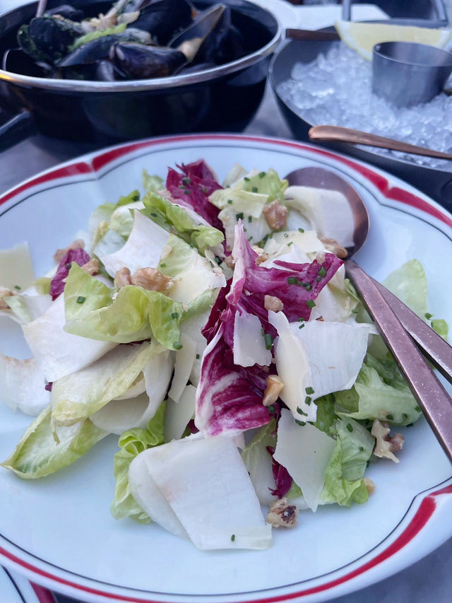ร้านอาหารเบลเยี่ยม บน Rooftop bar ชั้น 32 