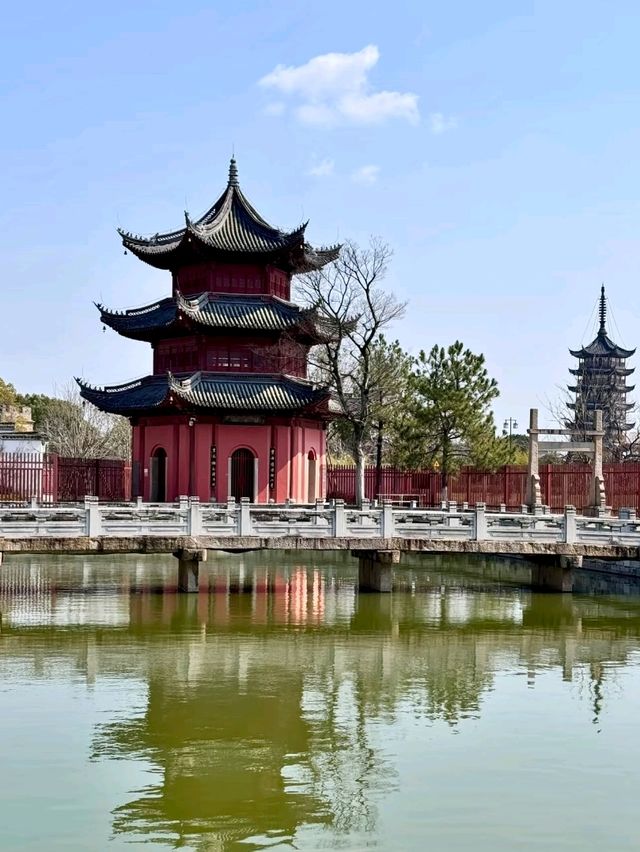 Yanguan Tidal Gate: A Spectacle of the Sea’s Rhythm