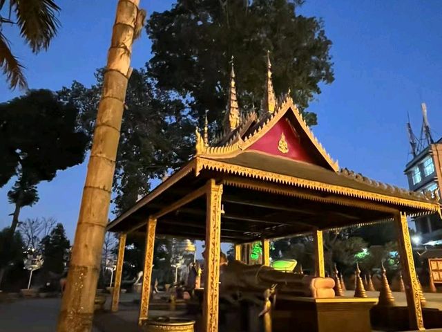 中國雲南西雙版納勐海著名景點：曼賀大佛寺，適合打卡拍照📸