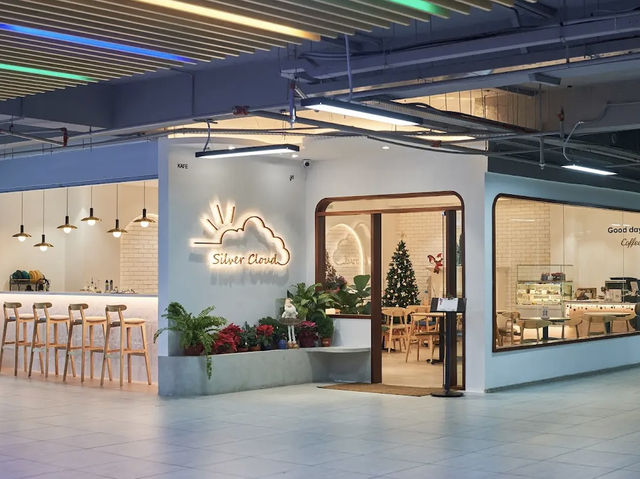 Relax in Style at Silver Cloud Cafe, Genting