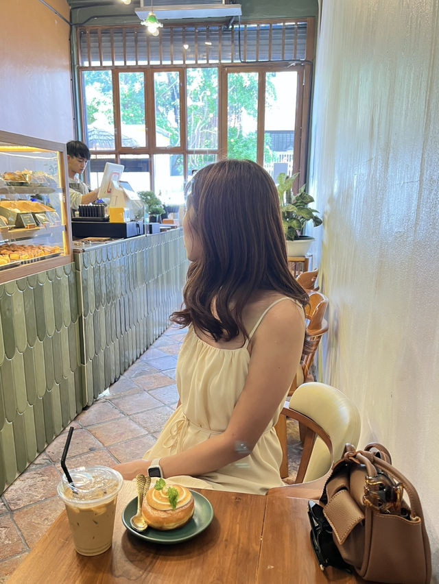 Moon Over Donuts: A Sweet Find in Songkhla 🍩
