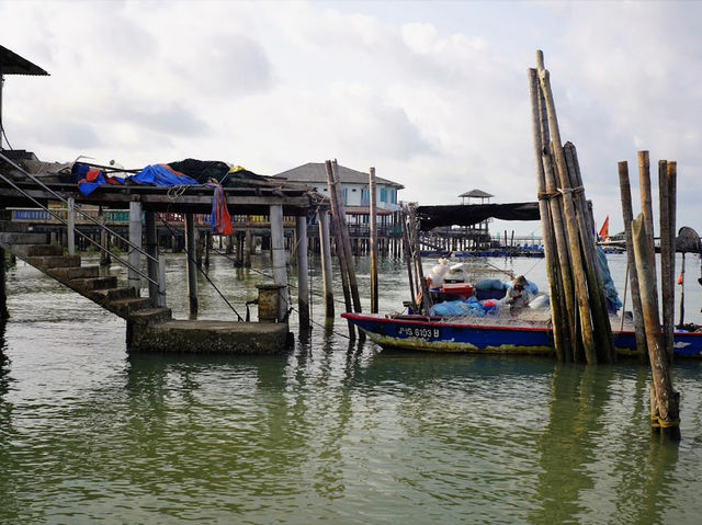 Kukup Laut: Where Stilt Houses, Seafood Feasts & Sunset Karaoke Collide🦀🎤