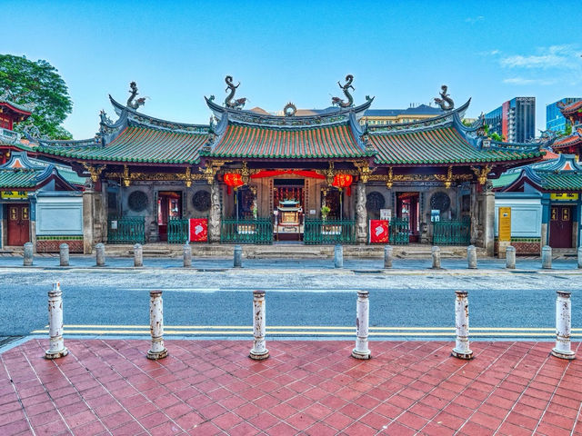 🏮 Thian Hock Keng: Singapore’s Oldest Temple with Pirate-Worthy Secrets! ☠️