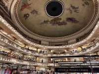 【El Ateneo Grand Splendid】“劇場が本屋になった”空間美に酔いしれる。