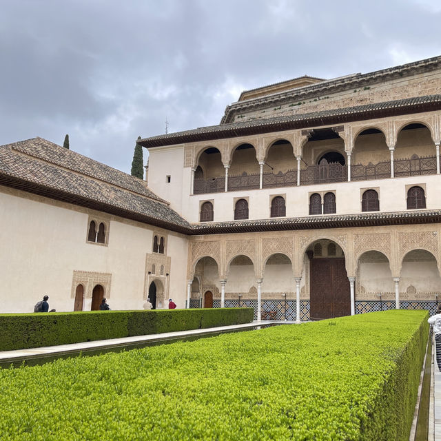 Granada ศิลปะแห่งอันดาลูเซีย สเปนตอนใต้