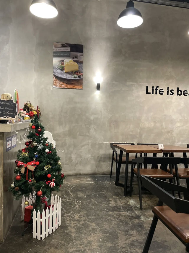 Charming Ambiance at 22 House Cafe, Ipoh