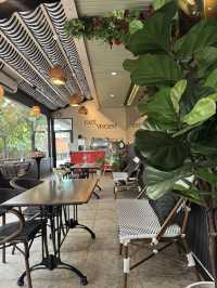 Vincent Cafe คาเฟ่ชิคๆ ในโรงแรม Town in Town