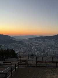 황령산은 부산의 전경을 다 볼 수 있어요