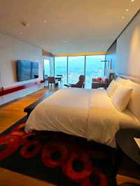 LUXURY HOTELL ALL THE WAY.