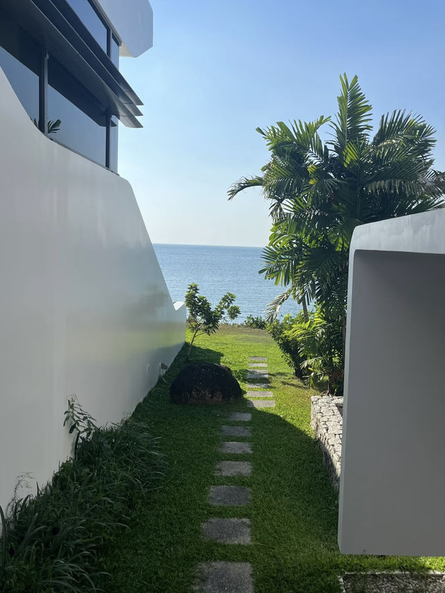 Ultra-Luxury Meets Seaside Sophistication at Kata Rocks, Phuket