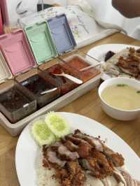  ข้าวมันไก่แม่พาเพลิน 