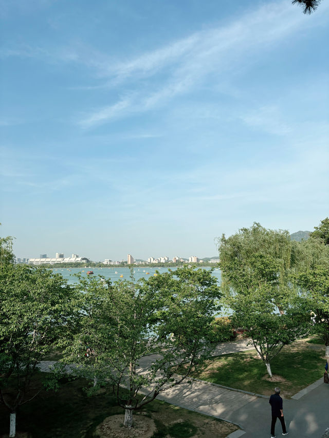 บรรยากาศสบาย ๆ ที่ทะเลสาบซวนหวู่