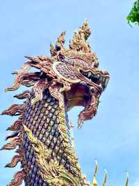 伝統と静けさが息づく、ナーガに守られた寺「ワット・ナークプロック」🐍🙏✨