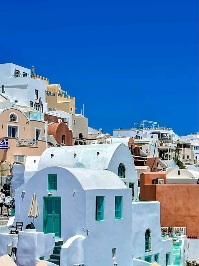 💙 Europe 🌍 Santorini on a Shoestring: Greek Island Magic Without the Splurge 🇬🇷✨