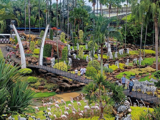 恐竜時代へタイムスリップ🦕🌿 ノンヌットのダイナソー・バレーで大冒険！ #ノンヌットガーデン #タイ旅行 #ダイナソ