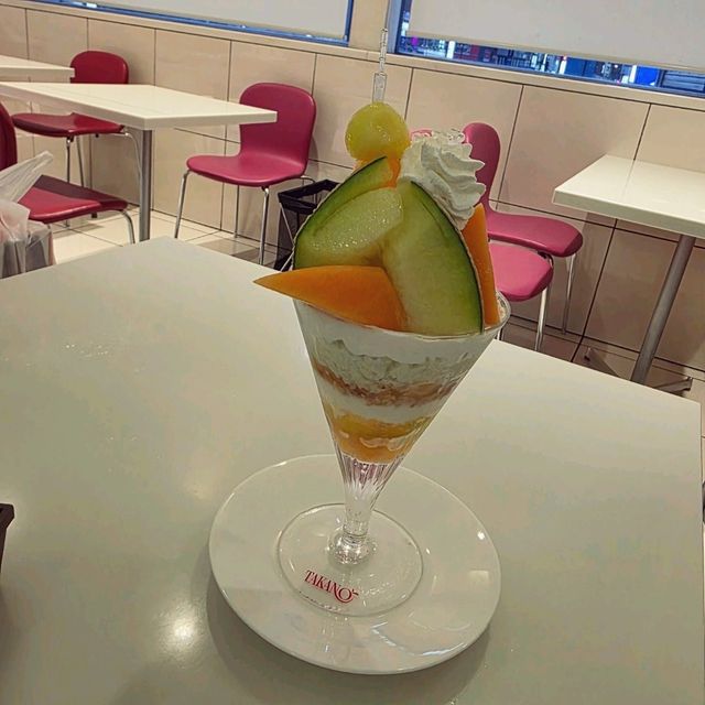 [池袋]フルーツの名店"タカノ"のシーズナルメニュー[タカノフルーツパーラー 池袋東武店]