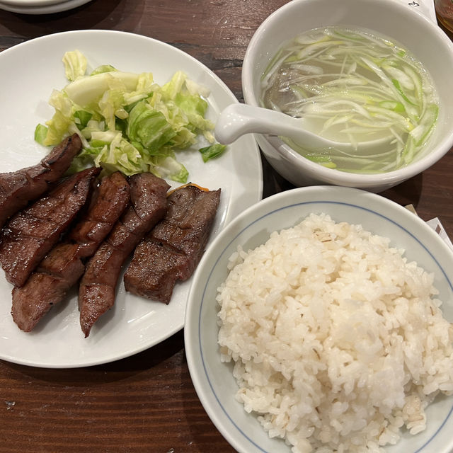 🔥 Worth the Wait – Beef Tongue Perfection at Gyutan Kaku, Vlandome