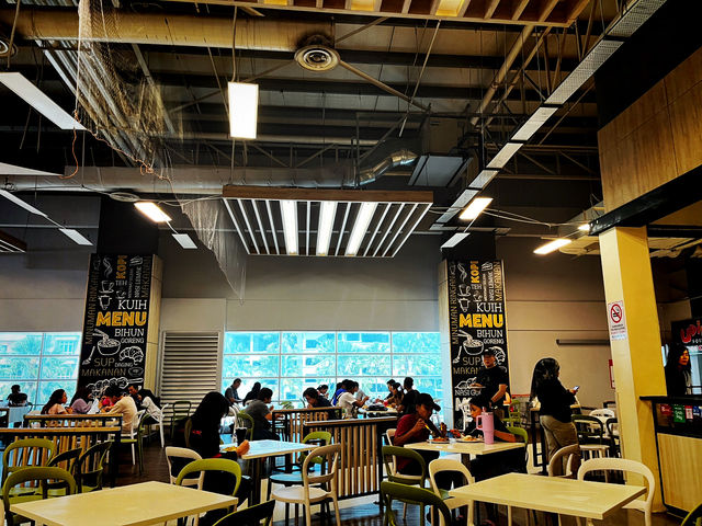 Chill & Chow: Summer Eats at E-Gate’s Medan Selera