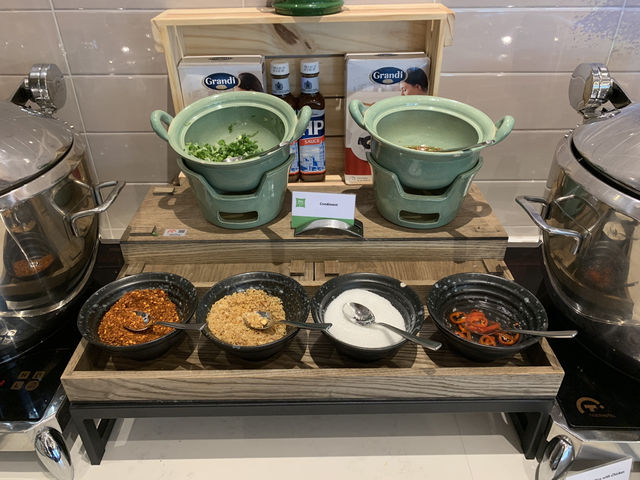 🍽️ A Solid Start to the Day at Streats Cafe, ibis Ratchada