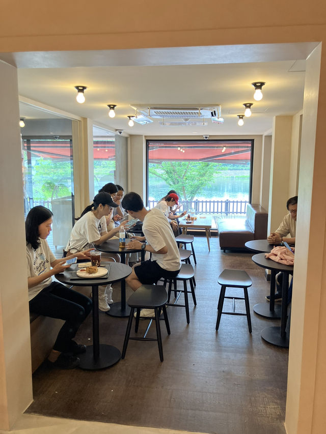 넓은 호수뷰와 함께하는 힐링카페, 파스쿠찌 율동공원점!