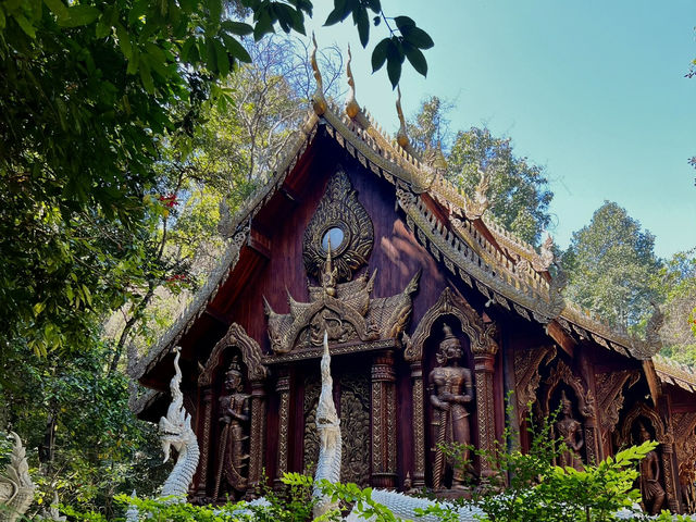 วัดหลวงขุนวิน ความวิจิตรที่ซ่อนอยู่ในป่า