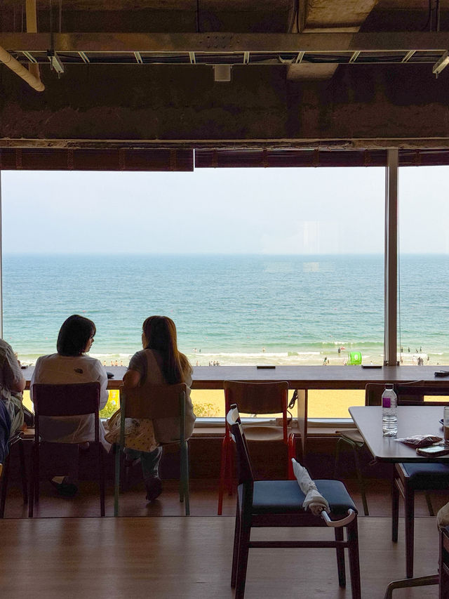 해운대 오션뷰 신상 카페 “워킹홀리데이”🌊