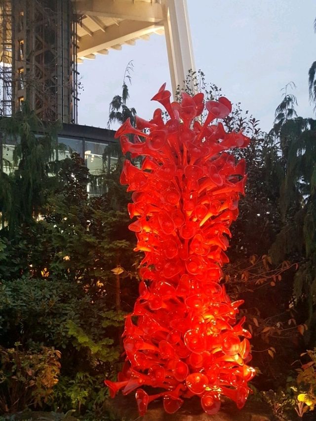 Admire beautiful glasswork art in Seattle