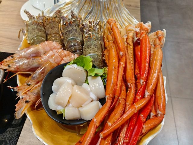 孫太太。私料。慢火鍋-桃園總店 ，帝王蟹吃到飽