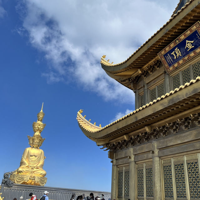 🏔️ Everything You Need to Know About Visiting Mount Emei 峨眉山 – Don’t Go Without Reading This First