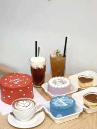 EE Earth Coffee & Bakery
