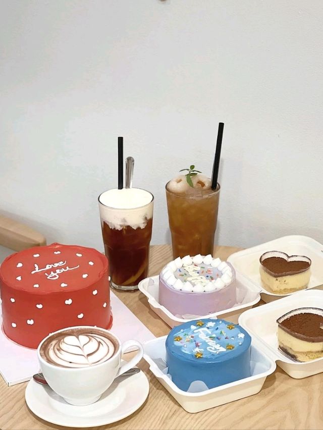EE Earth Coffee & Bakery