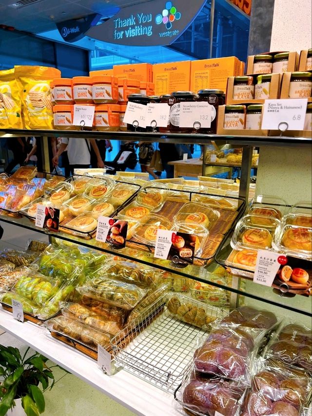 BreadTalk at Westgate: Tasty Buns and Easy Snacks